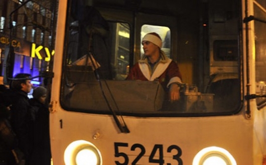 В Перми на линию вышли новогодние трамваи и троллейбусы